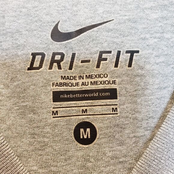 Nike Dri-Fit Training Tank Size Medium - Picture 4 of 7